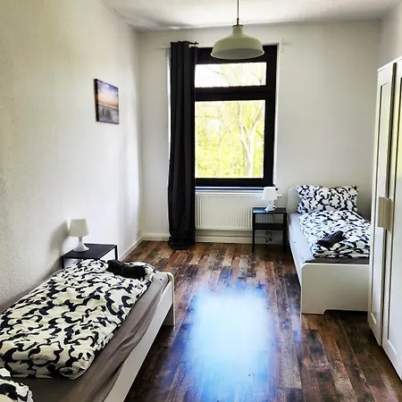 St10-12 Monteurwohnung In *