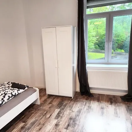 St10-12 Monteurwohnung In *